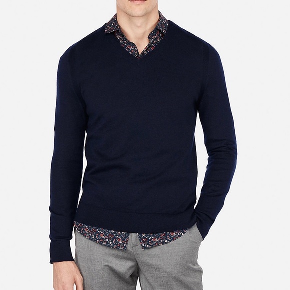 Merino Wool-Blend V-Neck Sweater - Picture 5 of 5